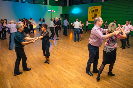 2018-41-Tanzparty_02_450x300.png